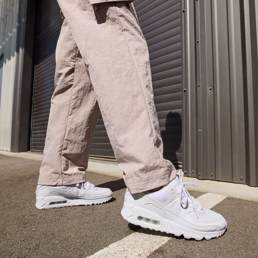 NIKE Air Max 90 Women's Sneakers