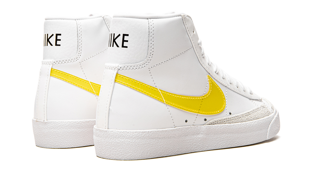 BLAZER MID 77 ESSENTIAL WMNS "Translucent Yellow Swoosh" DJ3050 101