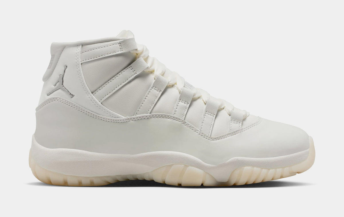 Air Jordan 11 Retro Pearl Womens Lifestyle Shoes (Sail/Pearl Grey/White/Metallic Silver)