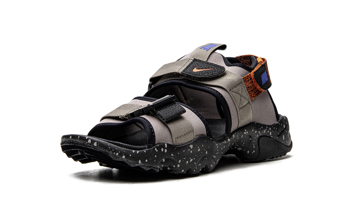 Canyon Slide "ACG" CW9704 008