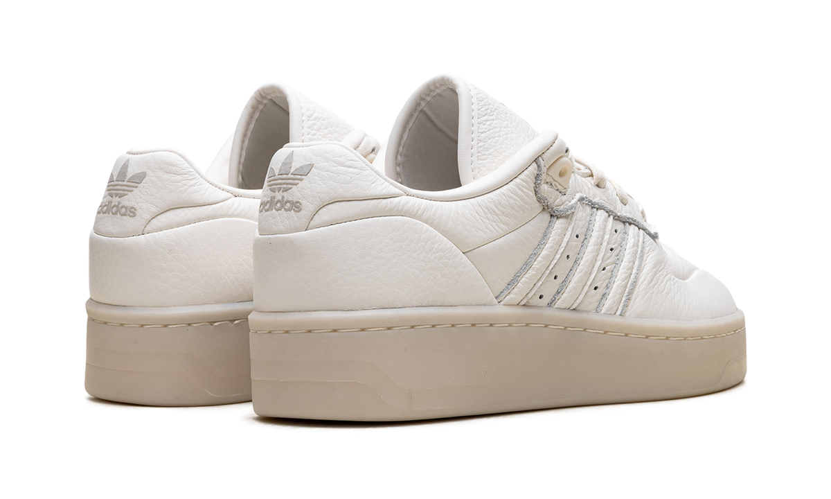 Rivalry "Cloud White" IF7184