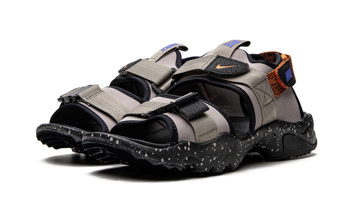 Canyon Slide "ACG" CW9704 008